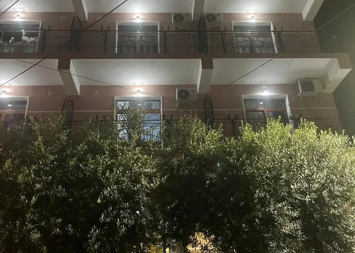 Luli Center מלון 3*