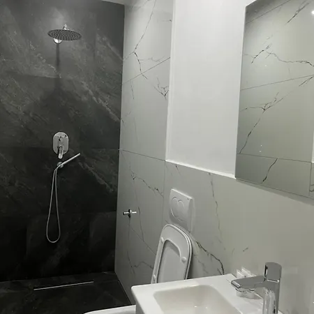 Luli Center Hotel
